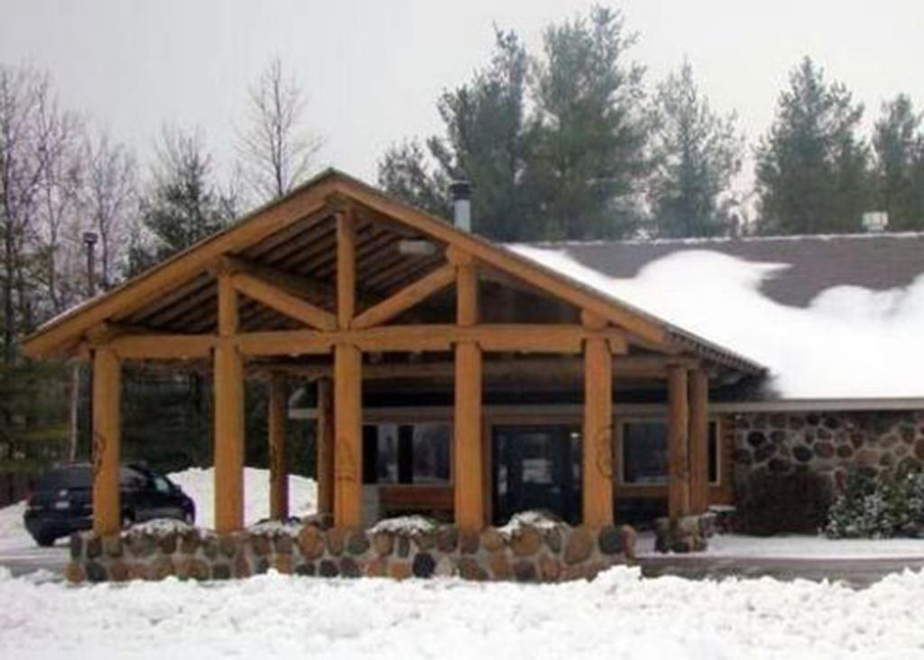 The Pinewood Lodge Au Gres Eksteriør bilde