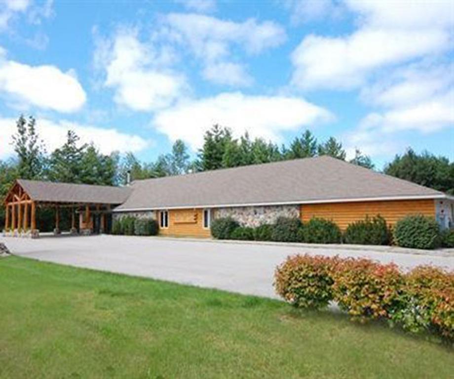 The Pinewood Lodge Au Gres Eksteriør bilde